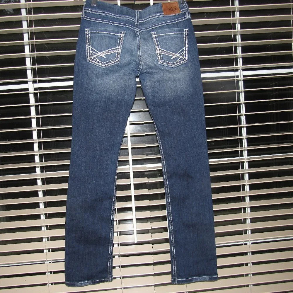BKE Sabrina Medium Wash Straight Jeans Size 25R - Picture 4 of 7